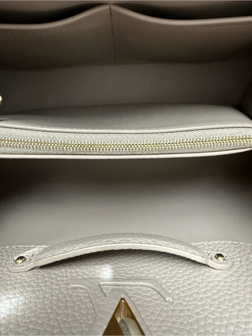 Louis Vuitton Pink Taupe Capucines Shoulder bag - Picture 6 of 16